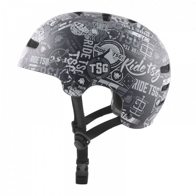 Kaciga TSG Evolution Stickerbomb