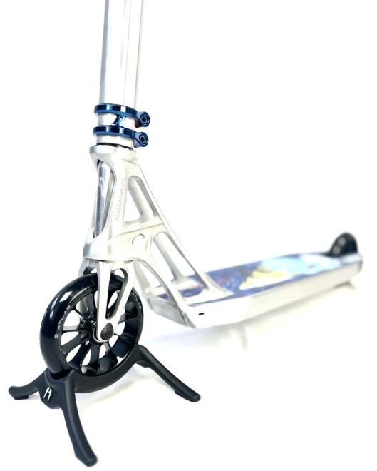 Custom romobil Ethic Feather